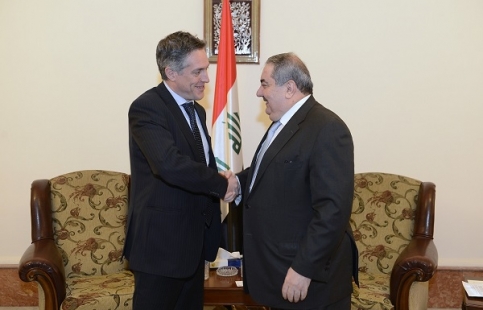 العراق يعتزم الاتفاق مع بنك الاستثمار الاوربي