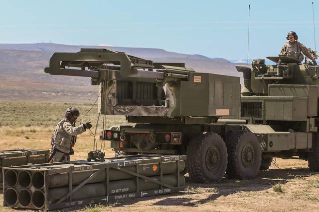 امريكا ترسل كتيبة الصواريخ الموجهة JBLM الى العراق