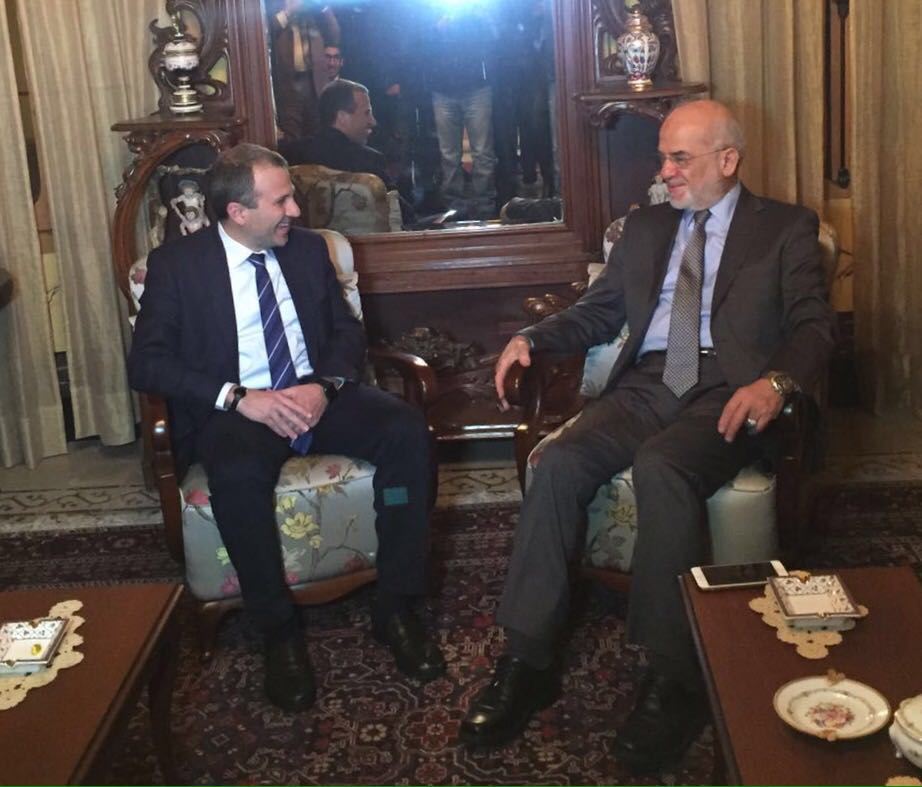 الجعفري ونظيره اللبناني يبحثان دعم المشروع الايراني في المنطقة!