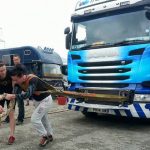 أمهات أمريكيات يكسرن القاعدة برفع الأثقال وجر الشاحنات