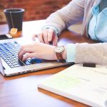 كتابة النص .. مابين النّمو التلقائي والنّمو المُستَحدث