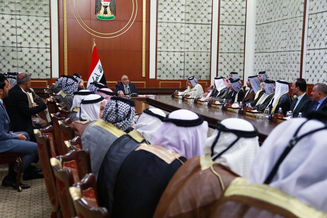 عبد المهدي يلتقي مجموعة من “شيوخ التسعينات” لإماتة الانتفاضة الشعبية