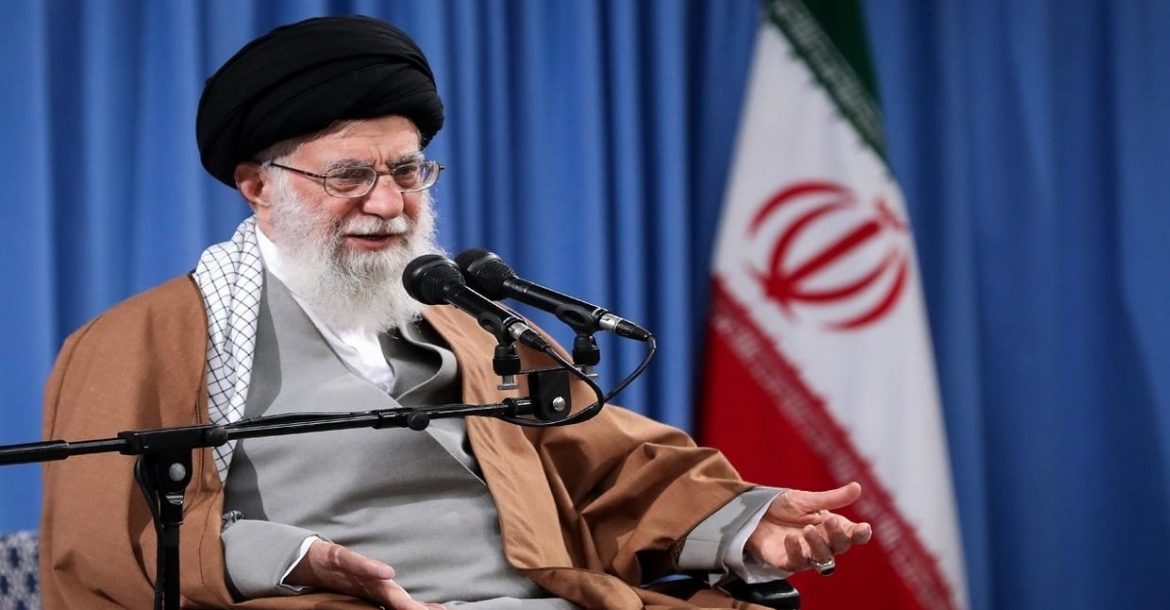 خامئني:ضرب قاعدة عين الأسد العراقية التي يتواجد فيها الأمريكان كانت “ناجحة”