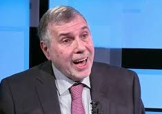 خبير قانوني:علاوي سيبقى لعام 2022 خلافا لمطالب المتظاهرين