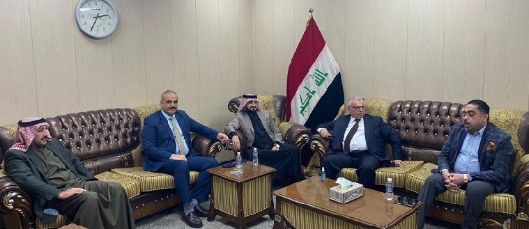 (5) نواب ينسحبون من حزب “أبو مازن” لفساده