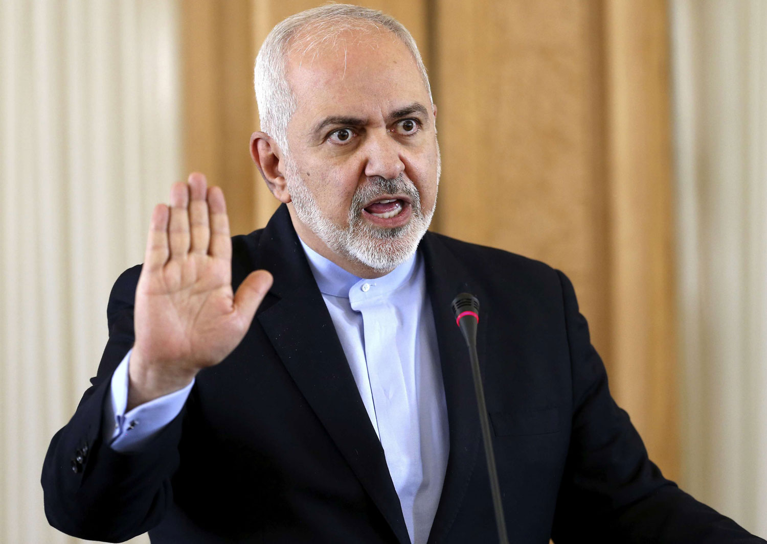 ظريف يرفع غطاء بالوعة الحكومة الايرانية