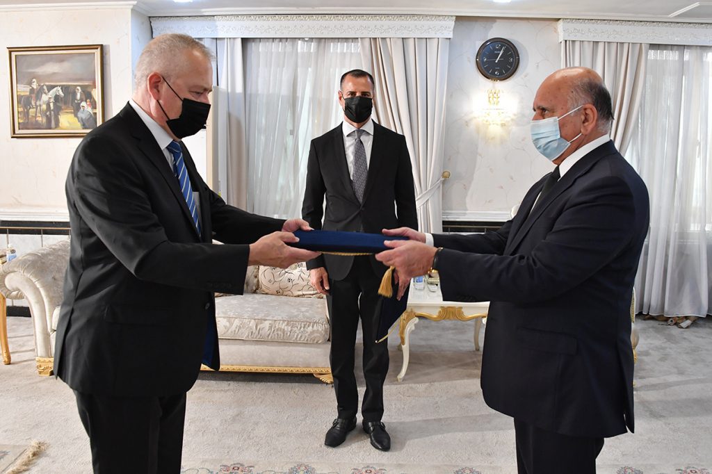 وزير الخارجية يتسلم أوراق اعتماد السفير الفنلندي الجديد