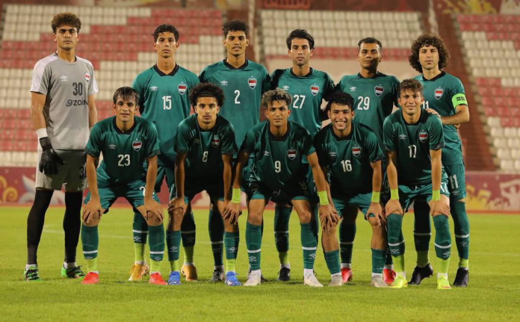 المنتخب الأولمبي العراقي يختم تدريباته على ملعب نادي الشباب في البحرين