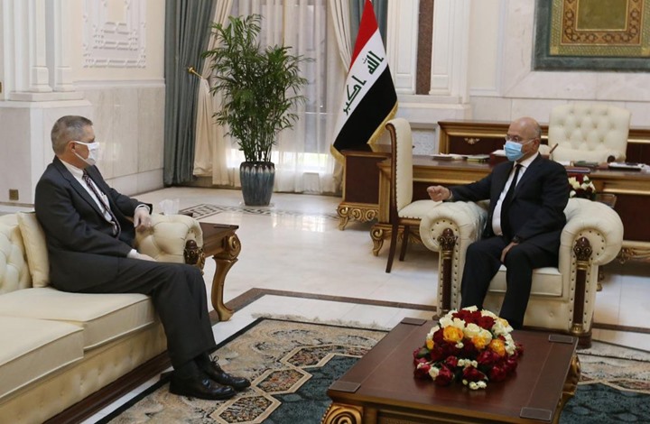 العراق وأمريكا يؤكدان على تعزيز العلاقات بين البلدين