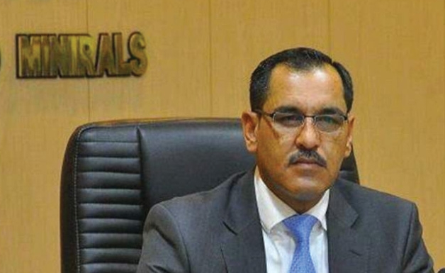 القضاء يعلن عن اتخاذ الإجراءات القانونية بحق وزير الصناعة السابق لفساده