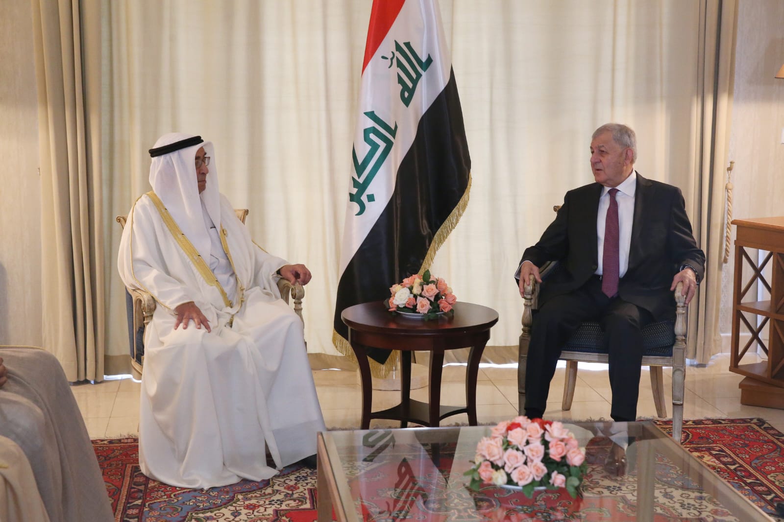 العراق والبحرين يؤكدان على تعزيز العلاقات بين البلدين