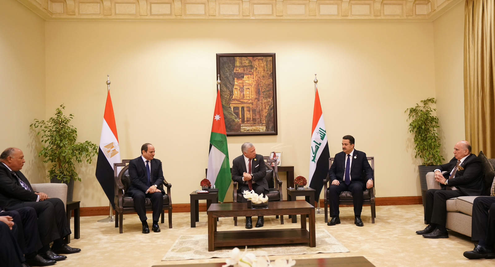 العراق ومصر والأردن يجددون التأكيد على تعزيز التعاون الاقتصادي والتجاري بين بلدانهم