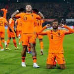المنتخب الهولندي يتأهل إلى الربع النهائي لكأس العالم بكرة القدم