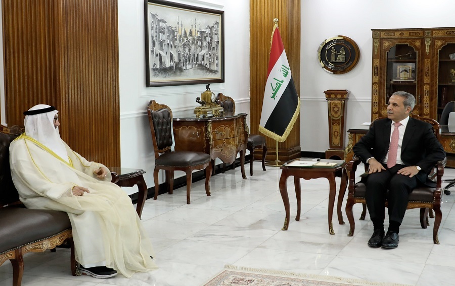 الإمارات تبحث التعاون القضائي مع العراق