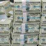 مصدر حكومي:نافذة بيع العملة في البنك المركزي ستصبح باب بدلا من شباك