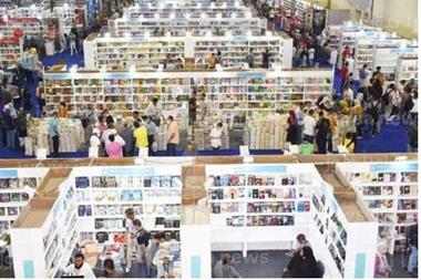 أكثر من (4) ملايين زائر لمعرض القاهرة الدولي للكتاب