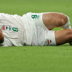 اللاعب (أيمن حسين) يتعرض إلى إصابة في ركبته