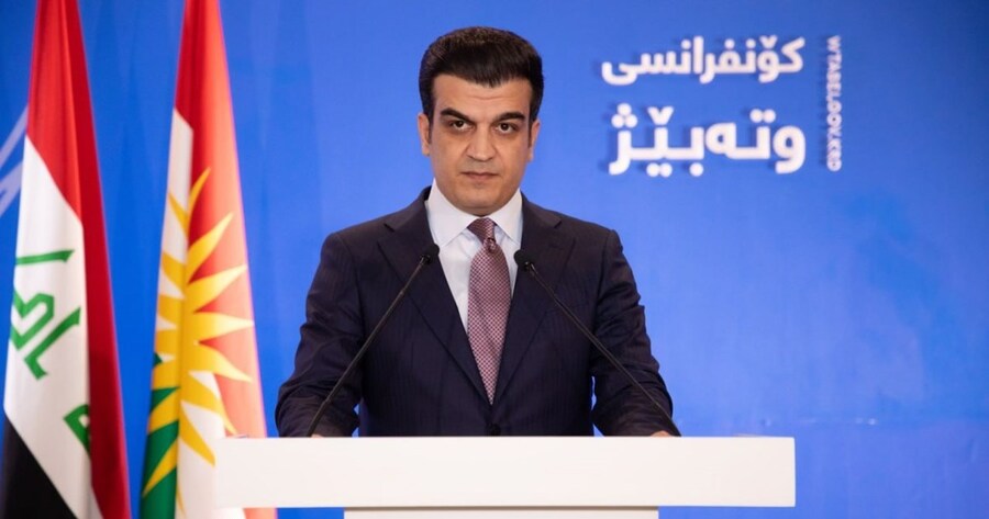 حكومة الإقليم تعبر عن سعادتها بعد حسم رواتب موظفيها بالطريقة التي فرضت من قبل البارزاني