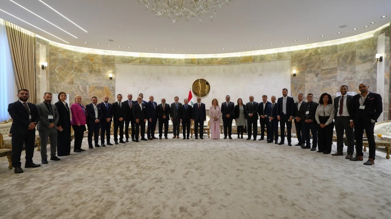 وفد الشركات الأمريكية يؤكد على تطوير البنية التحتية والخدمات الحيوية في العراق