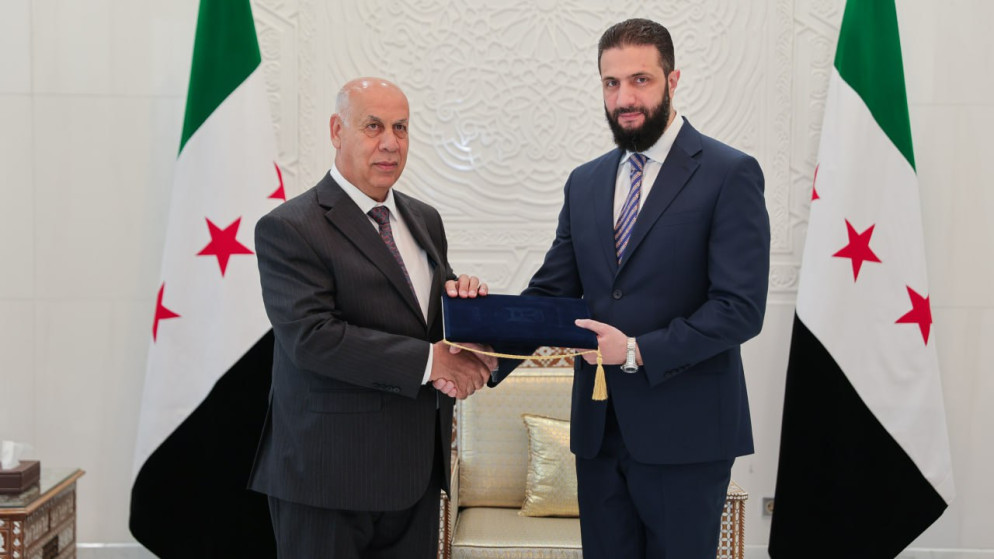 الشرع يتسلم دعوة حضوره لمؤتمر القمة العربية في بغداد