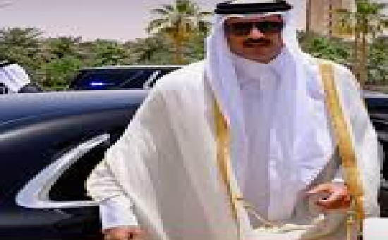 أمير قطر يغادر القمة دون إلقاء كلمة بلاده