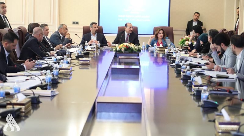 المالية النيابية:لابأس من استمرار سحب الأمانات الضريبية لتأمين الرواتب