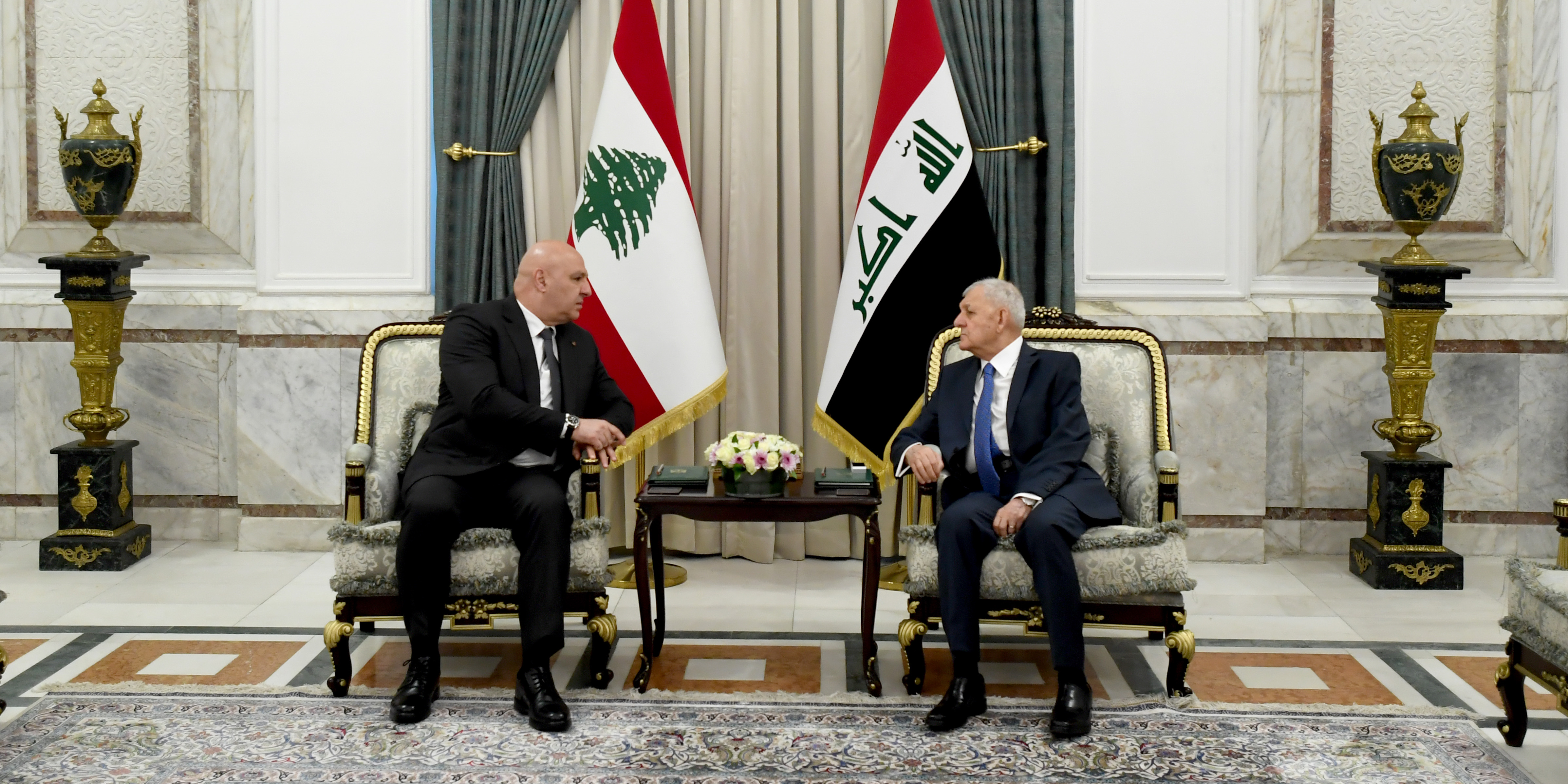 العراق ولبنان يؤكدان على تعزيز العلاقات بين البلدين