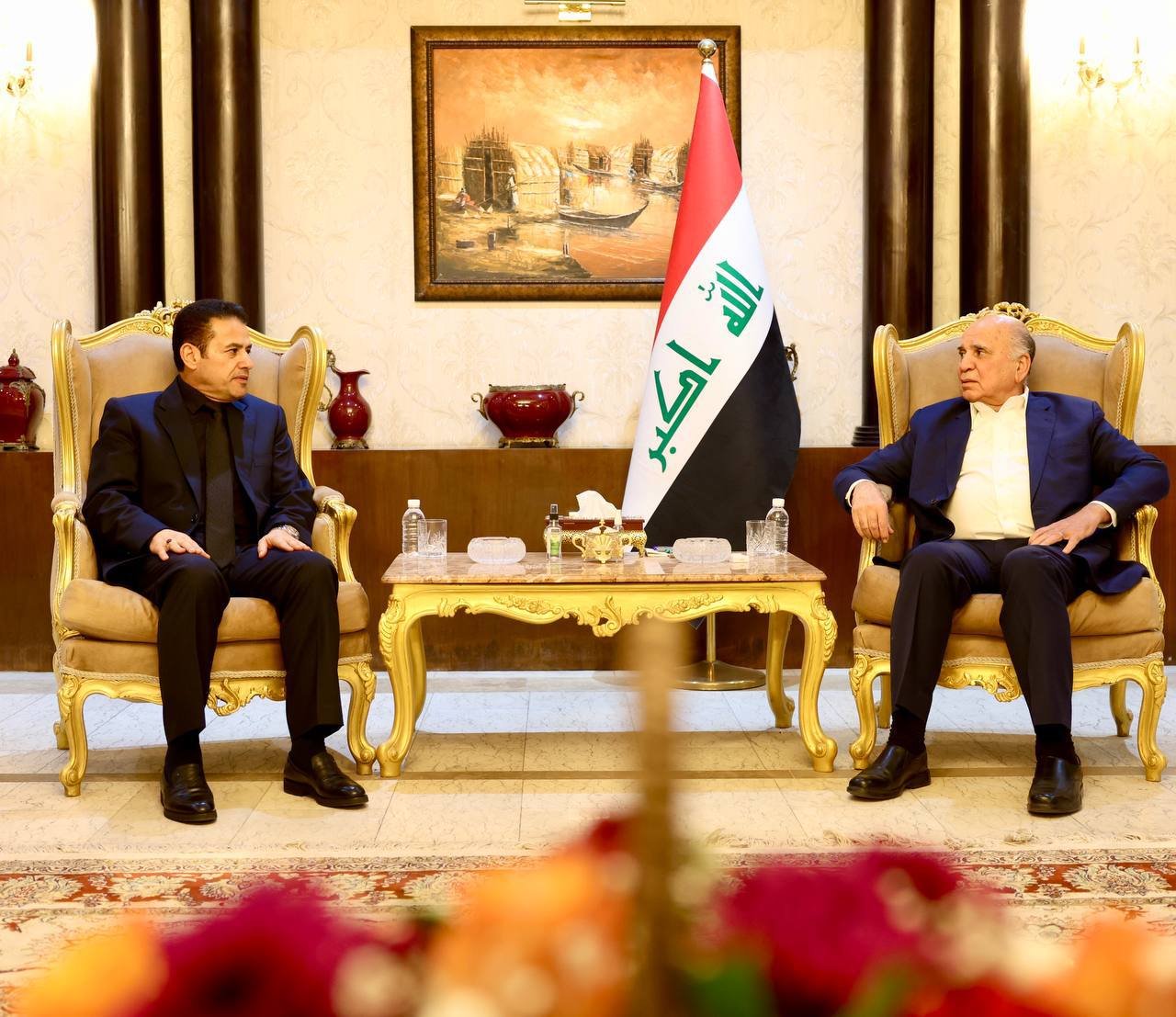 العراق يجدد وقوفه مع إيران من خلال إبعاد الحرب عنها بكافة الوسائل