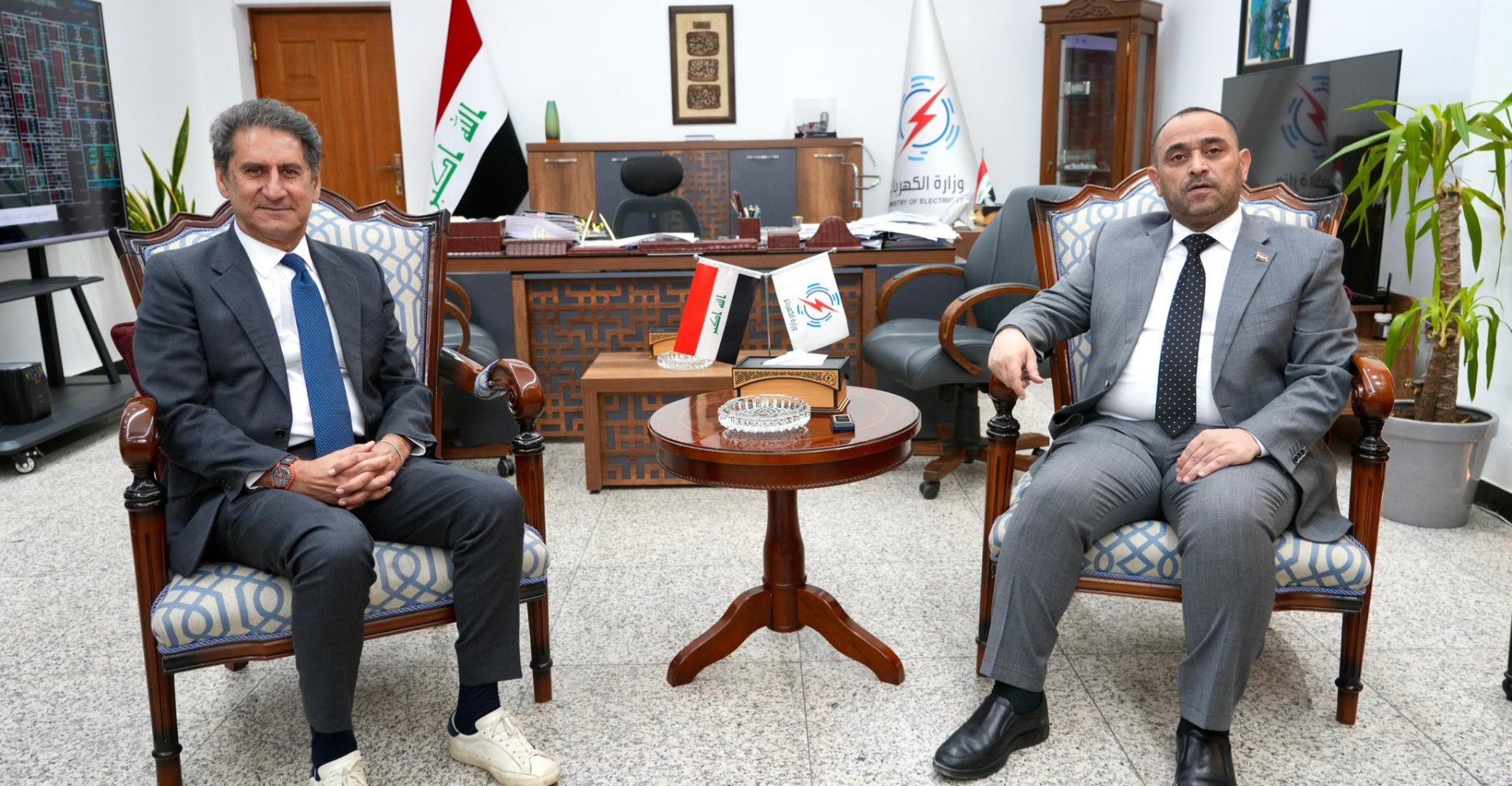 سوالف وزارة الكهرباء والبلد بلا كهرباء