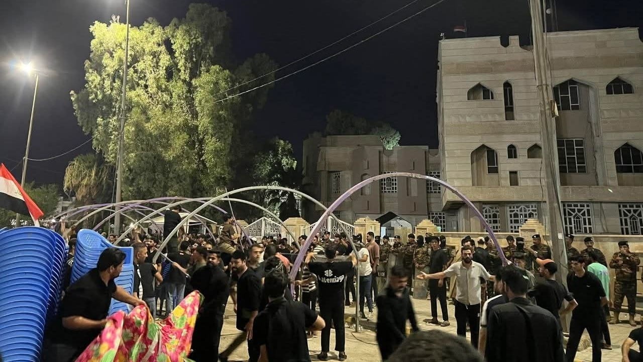 اعتصام شعبي أمام مجلس واسط للمطالبة بمحاسبة المحافظ وباقي المسؤولين