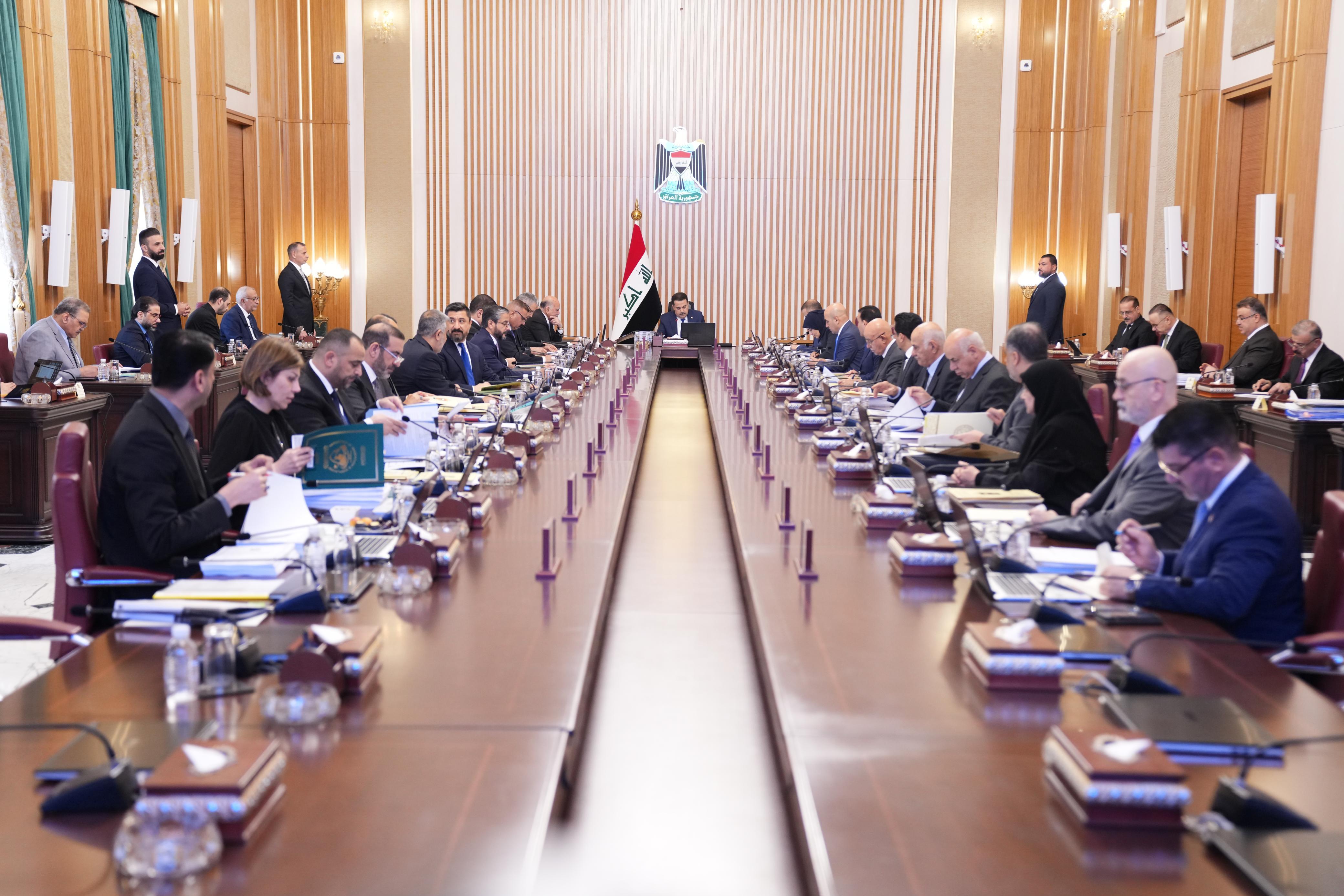 مجلس الوزراء يتخذ قرارات “ترقيعية” في معالجة شحة المياه في البلاد