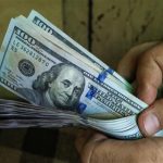 اليوم.. انخفاض في أسعار صرف الدولار