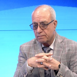 شراء العقارات في الخارج من قبل المسؤولين من وسائل غسيل الأموال