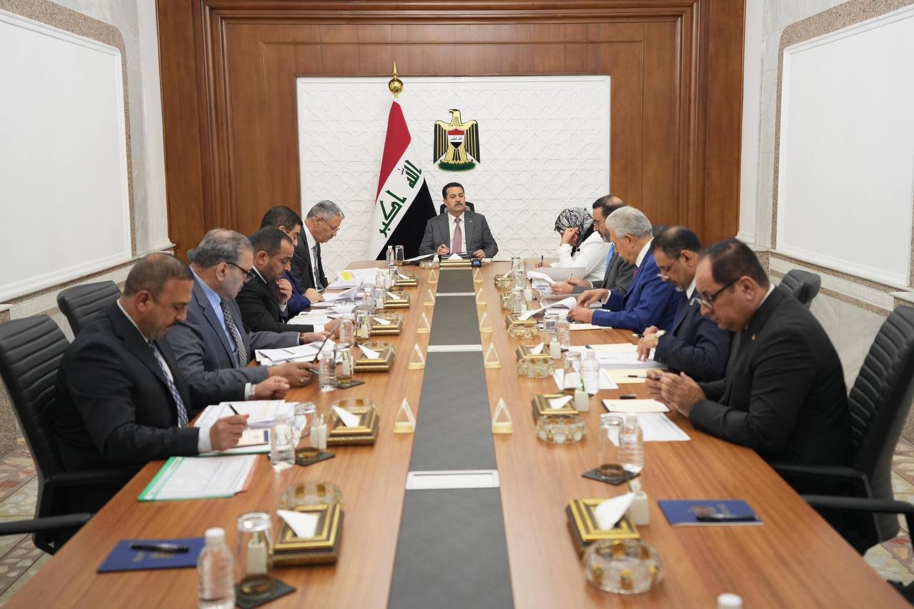 السوداني يؤكد على دعم وتطوير القطاع الخاص وتشجيع الصناعات الوطنية