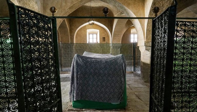 ترميم مزار يهودي في بغداد لأغراض سياسية ويرتبط بالوقف الشيعي لأغراض مالية