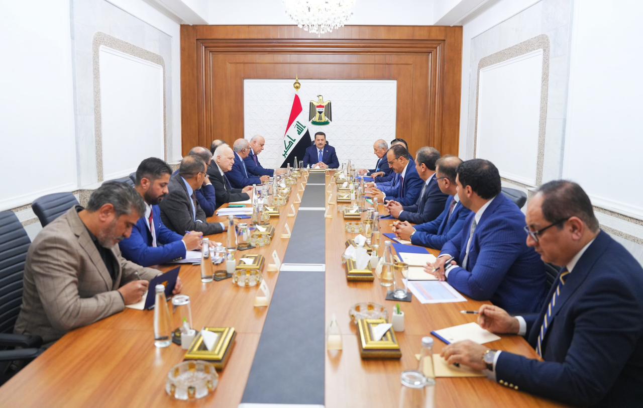 السوداني يناقش التحديات المالية والاقتصادية مع أساتذة الجامعات