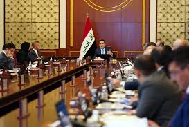 خبير اقتصادي:العراق على شفا أزمة حادة جداً اقتصادياً وماليا بسبب الفشل والفساد