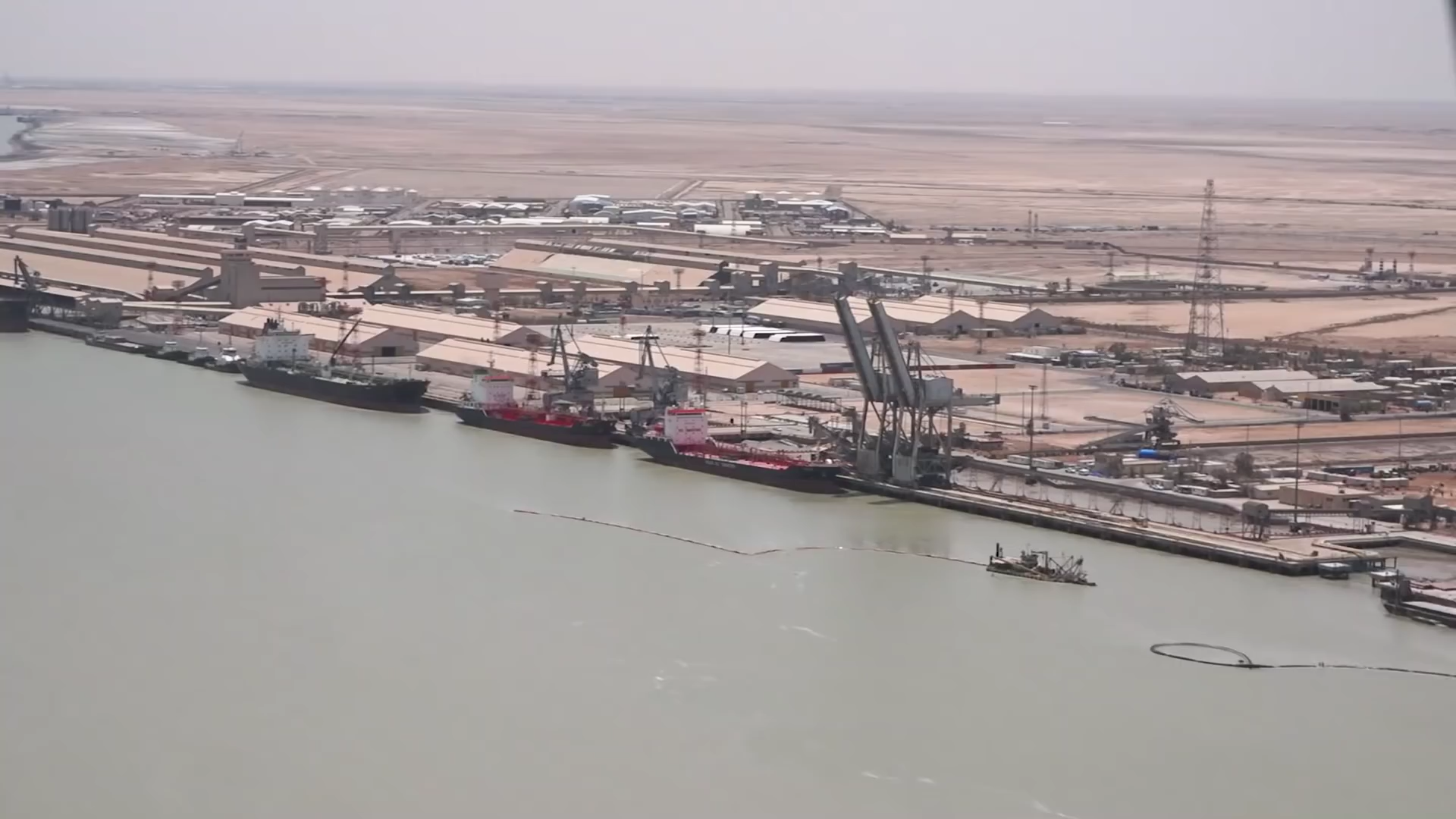 خط بحري بين العراق والإمارات وعُمان