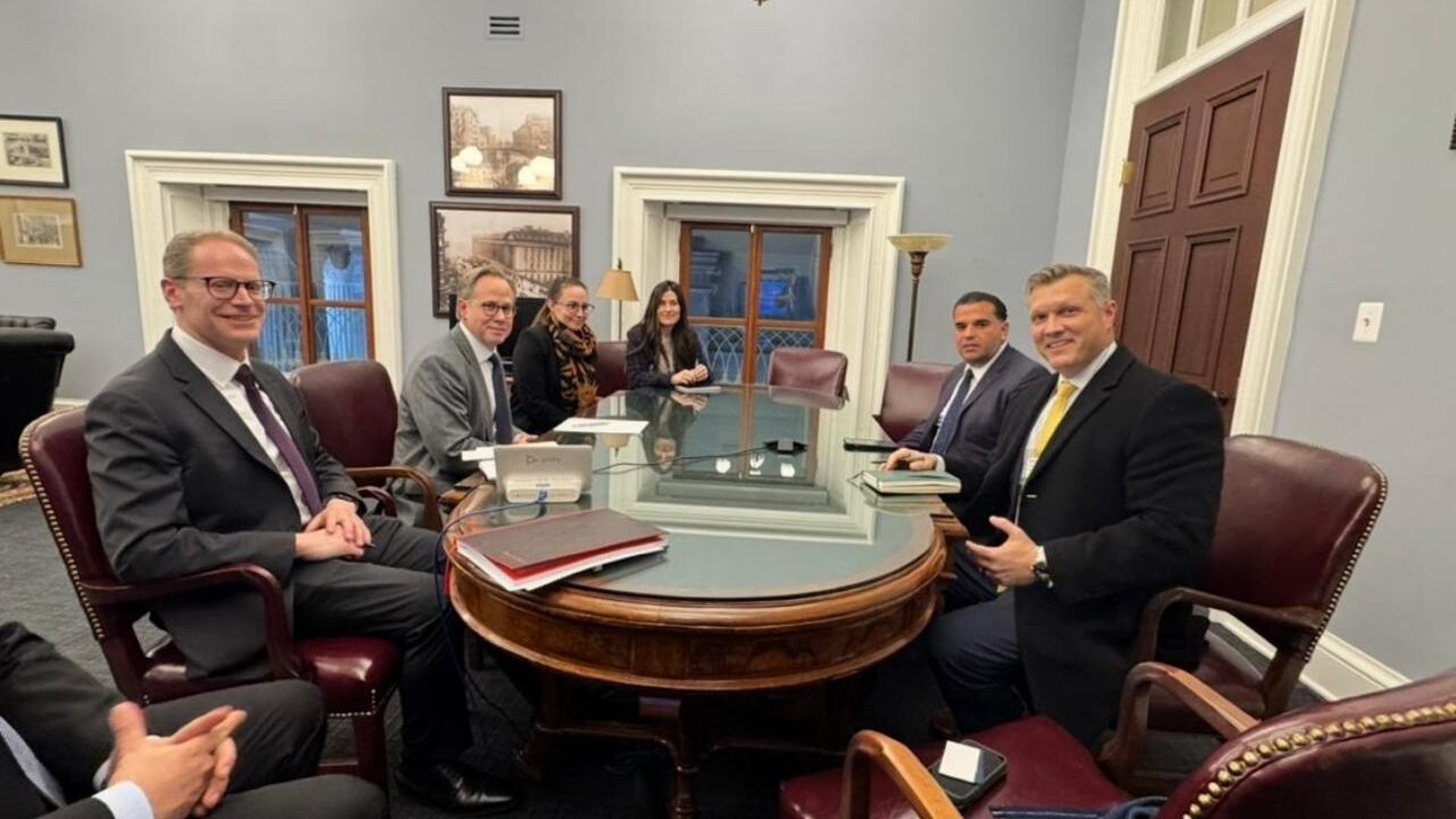 سافايا: مراجعة شاملة لتهريب الدولار وسرقة المال العام العراقي