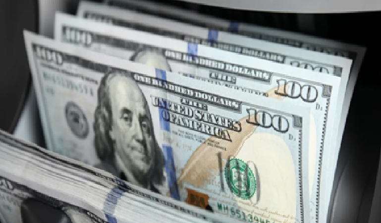 اليوم..انخفاض طفيف في أسعار صرف الدولار