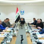 بعد أن أغرق العراق بالفساد والعجز المالي..السوداني يؤكد على تعظيم الإيرادات