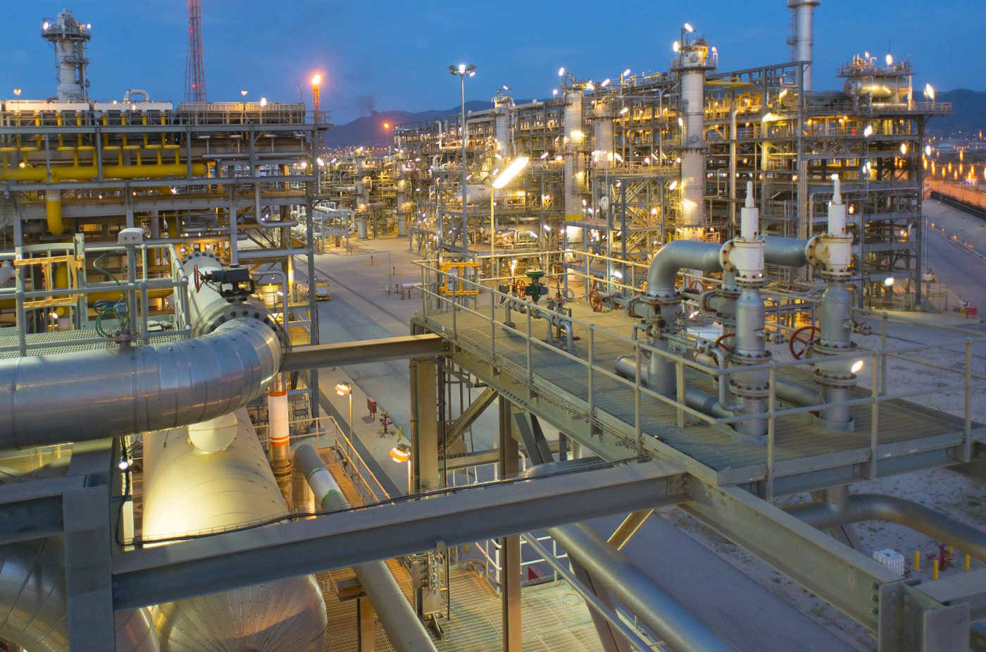 السفارة الأمريكية :شركة”KBR “الأمريكية تفوز بعقد تطوير حقل مجنون النفطي