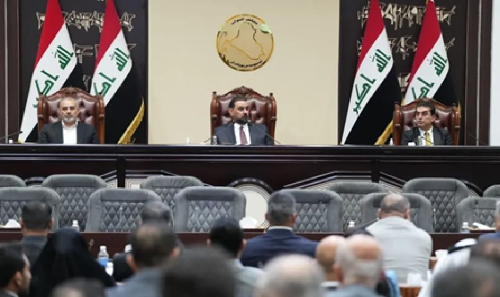 نائب: البرلمان يوزع اللجان النيابية مقابل المناصب الحكومية