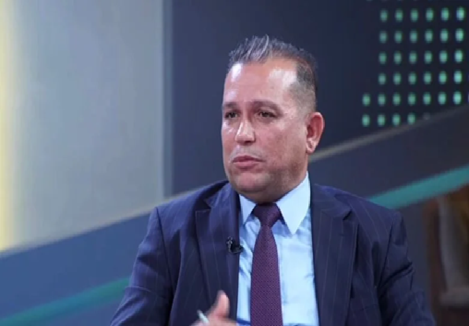 نائب إطاري يطمئن الشعب..الرواتب”مؤمنة””