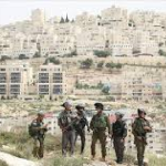 إسرائيل تحاصر الضفة الغربية ومستمرة بقتل الفلسطينين