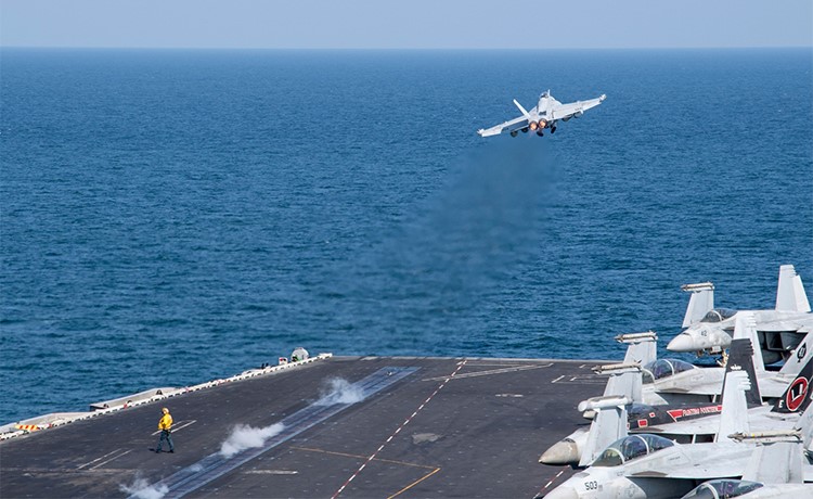 تصعيد غير مسبوق: “سنتكوم” تعلن تدمير آلاف الأهداف البحرية والبرية