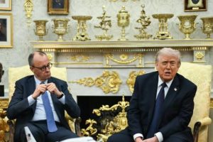 ترامب:إيران دولة إرهابية والحرب مستمرة عليها حتى تغيير النظام