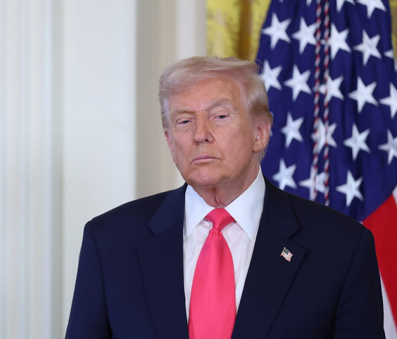 ترامب يدعو للسيطرة على مضيق هرمز ويؤكد تراجع إيران ويحذر الدول من الاعتماد على واشنطن