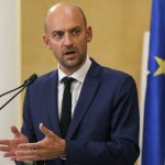 فرنسا تطلب من العراق عدم جر البلاد إلى الحرب مع إيران