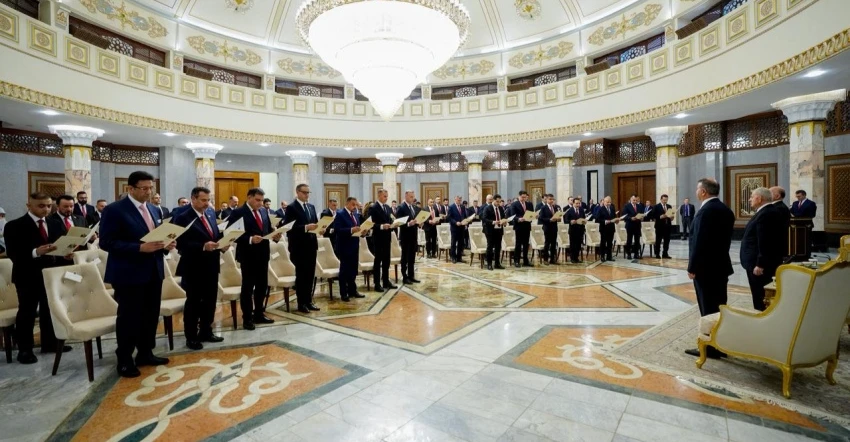 برلمانيون يستخدمون لإقالة سلطة العراق تدني مستوى الدبلوماسي